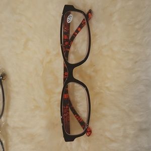 READING GLASSES  5 PAIRS   2.75   REALLY CUTE DESIGNS  5 PAIRS